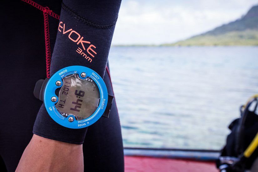 ダイブコンピューターSUUNTOスントZOOPNOVOダイビングコンピューターリストタイプダイブコンピュータ国内正規品|ダイビングコンピュータースキューバダイビングダイビング用品ダイブコンピュータダイブコンピューターマリンスポーツダイビングコンピュータ
